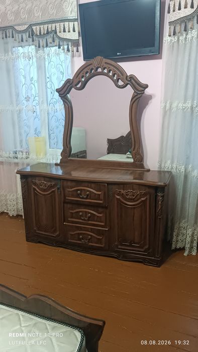 Мебель для спальни и зал.