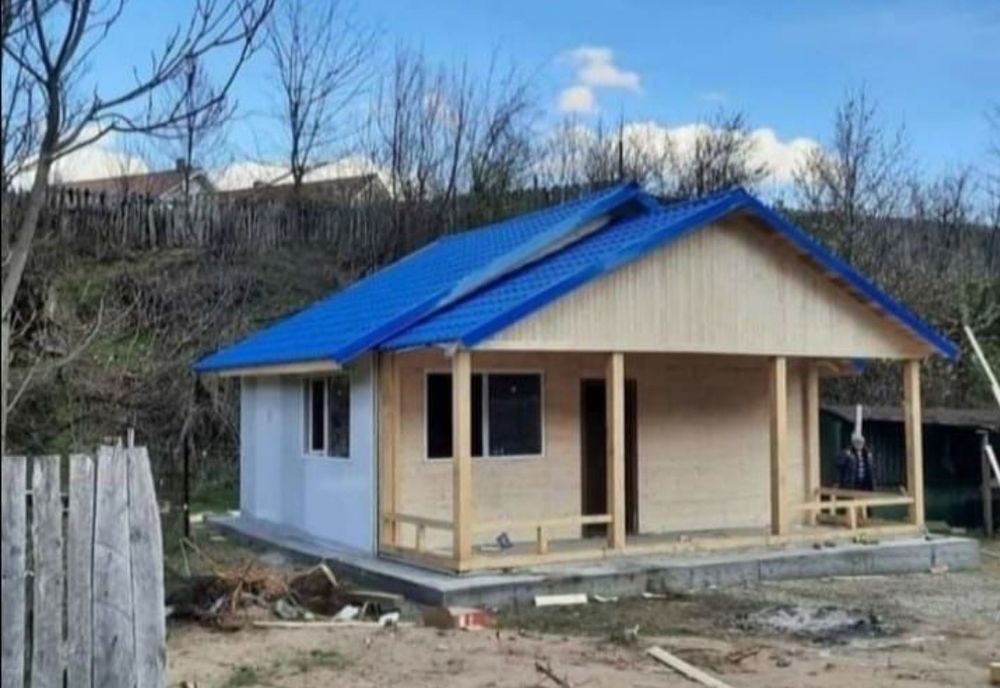 Vand case modulare din lemn sau metal