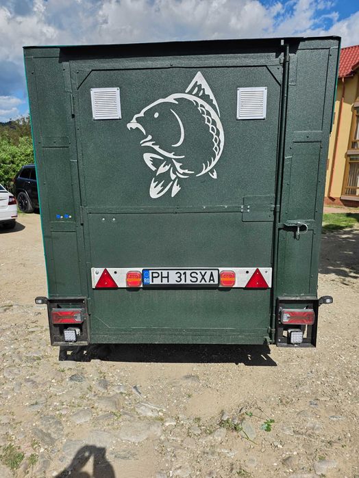 Remorca  pregatita camper pentru pescuit