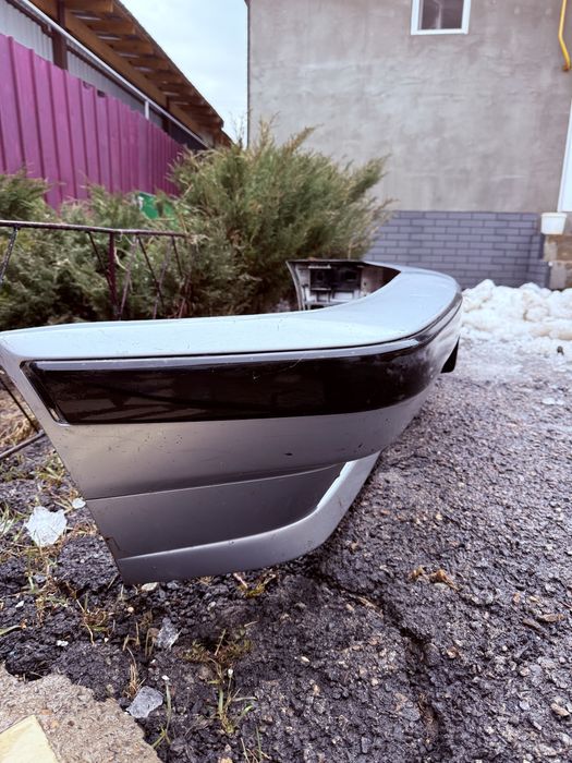 Продам передний бампер бмв е34 оригинал 525