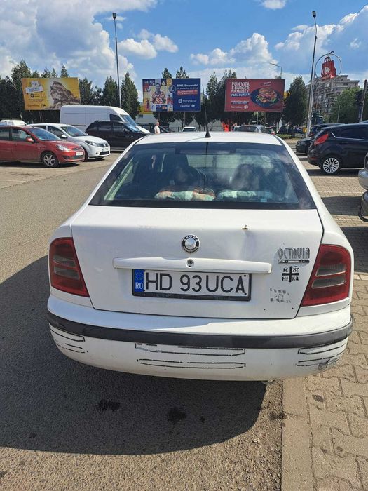 Vând sau dezmembrez