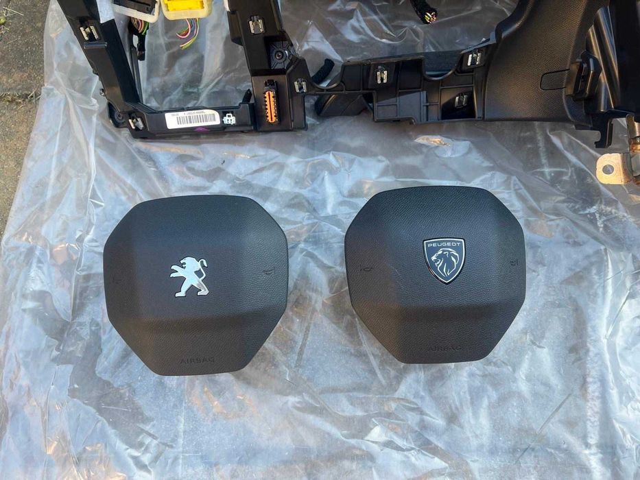 Kit Plansa de bord Peugeot 2008/208 anii 2019-2025