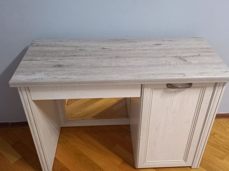 Тумбочка спальная