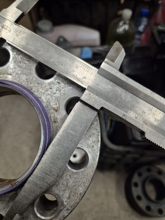 4бр Фланци бмв комплект с болтове