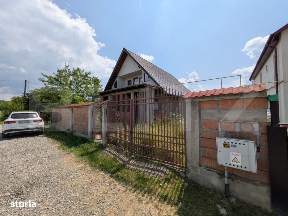 Casa semi-finisata de vanzare, 299 mp, zona Moreni