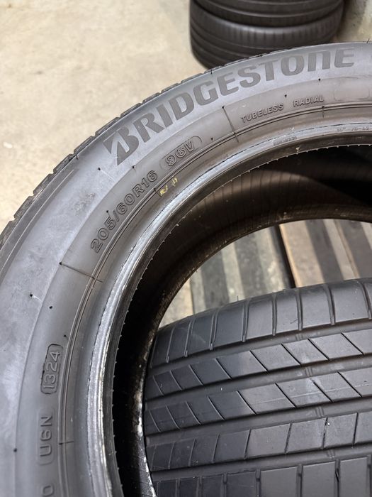 205/60/16 Bridgestone 2бр дот24