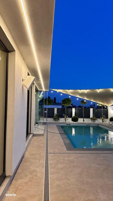 Casa cu piscina, 320 mp, teren 1.120 mp,  aproape Mall Electroputere