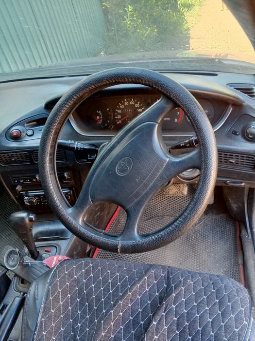 Продам машину Toyota Corolla