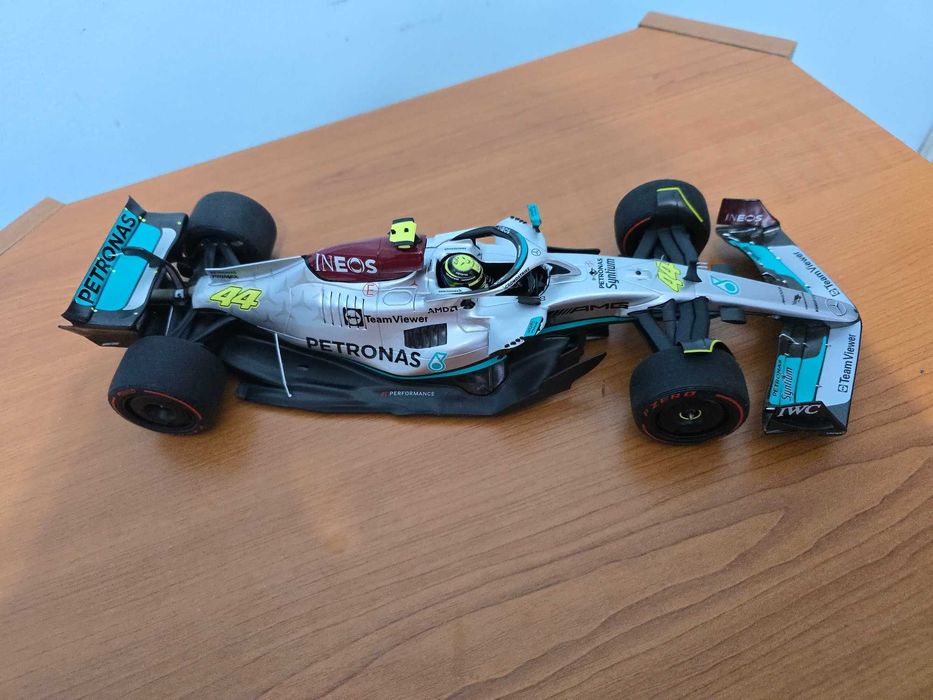 Macheta Minichamps 1/18 Mercedes AMG F1 Team W13 Brazilian GP 2022 #44 L. Hamilton