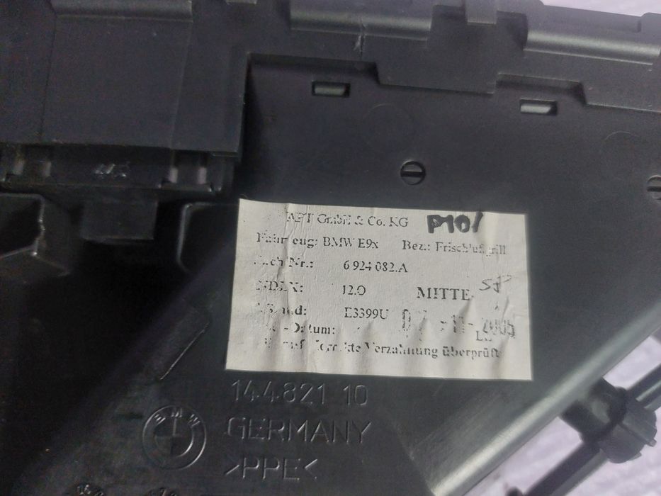 Grila ventilație bord centrala BMW E90 E91 E92 E93 Cod 6924082