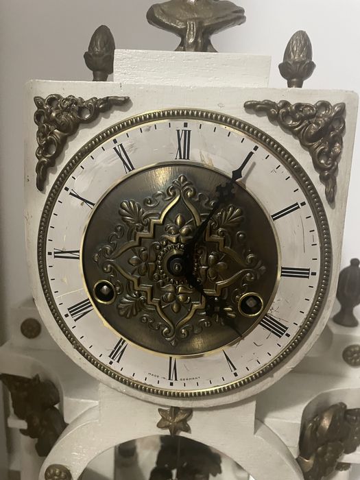 Ceas din lemn mecanic