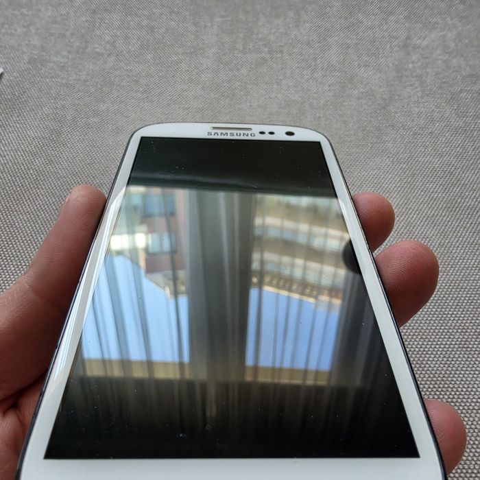 Samsung Galaxy S III (GT-I9300) - Работещ (с козметични забележки)