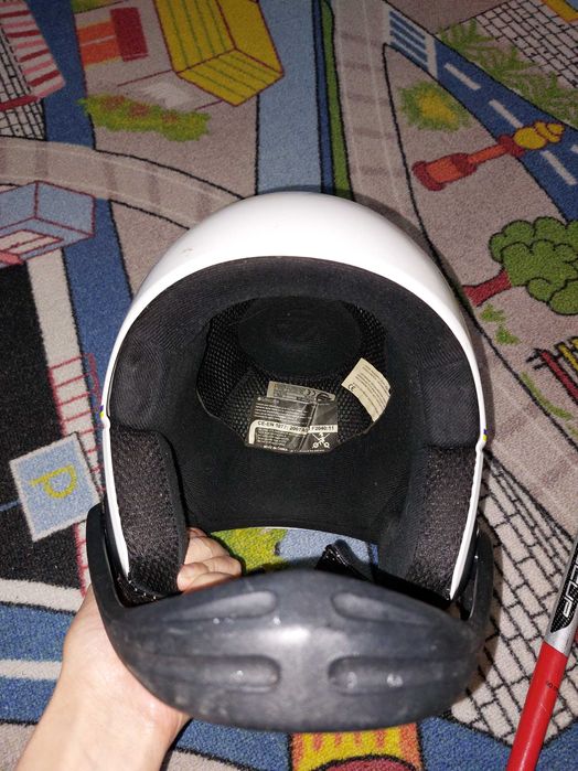 Ски каска Lange с чингард-54 см.