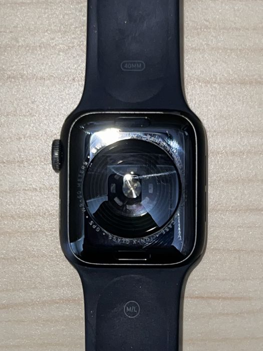 Apple Watch SE 40mm в отличном состоянии