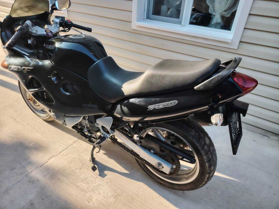 Suzuki gsx 750 f катана на части
