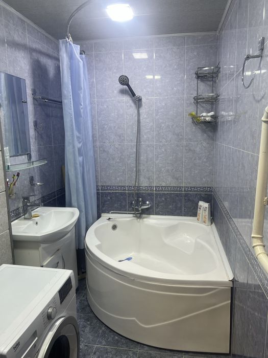 Medgaradok 3-xona 8 etaj kvartira sotiladi