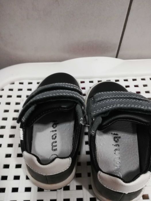 Детски нови обувки