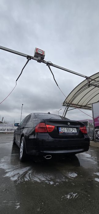 BMW seria 3 E90 320D LCI 2010