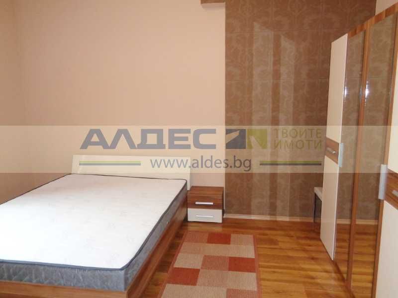 Дава се под наем Тристаен апартамент в София, Център - 78 кв.м за 714 € - Снимка #5