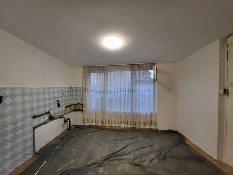 Продава къща в гр.Пещера