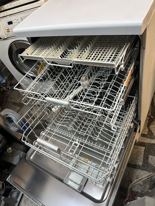 Съдомиялна машина Миеле/Miele