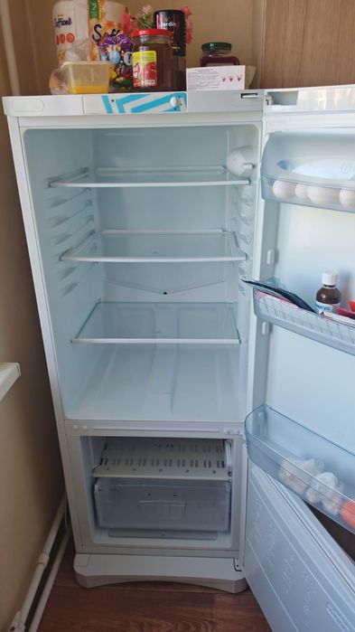 Продам водонагреватель и холодильник