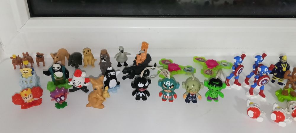 Продам игрушки из Киндера