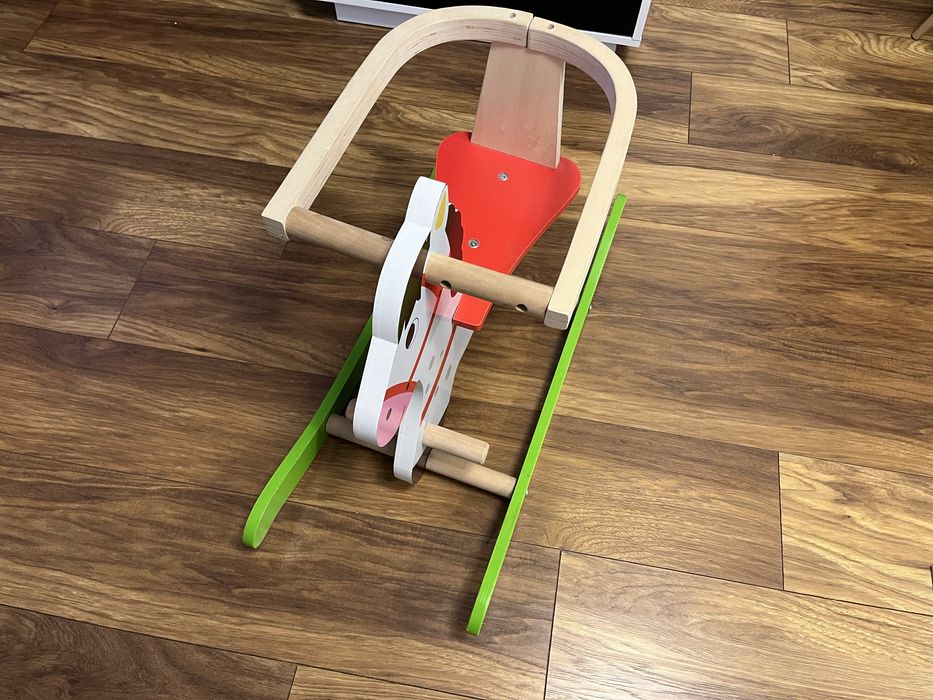 Дървено конче люлка