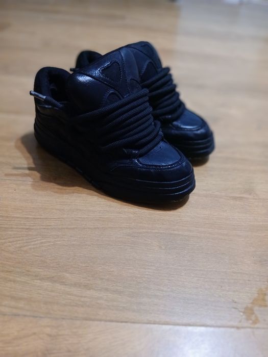 Adidași bershka de vânzare