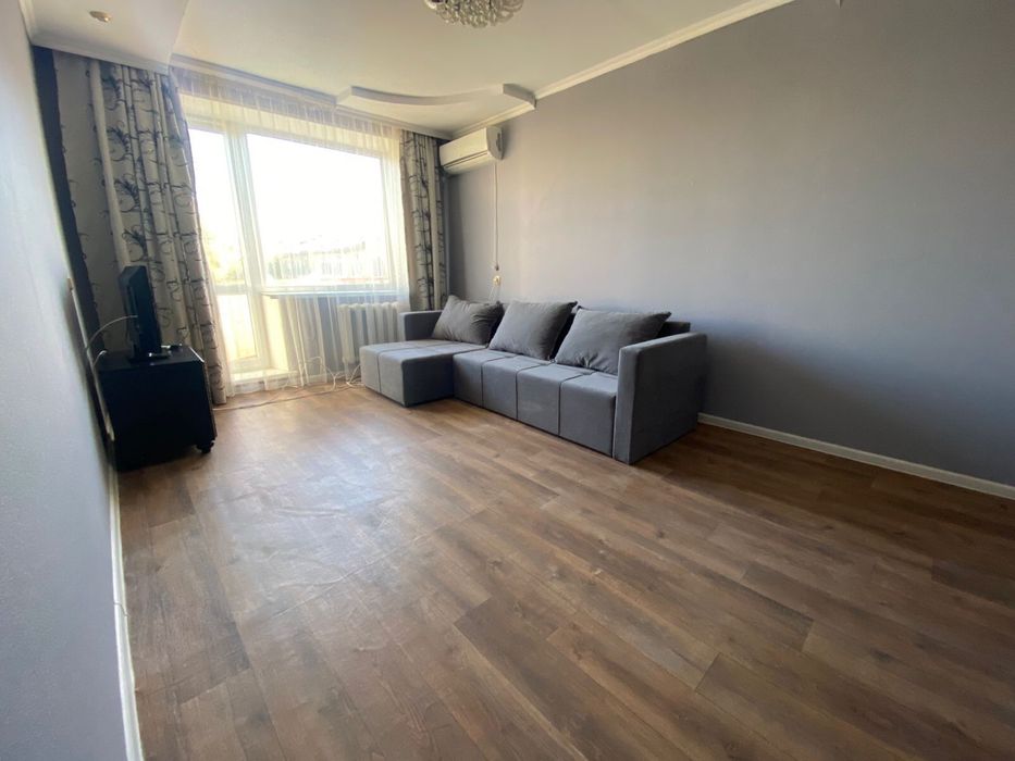 Продается 2-х комн.кв , 1990 г с мебелью !