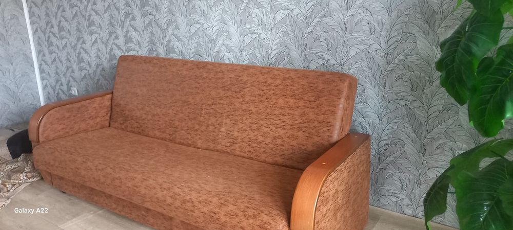 Продам Диван в хорошем состоянии