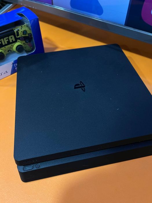 Sony PlayStation 4 Slim
