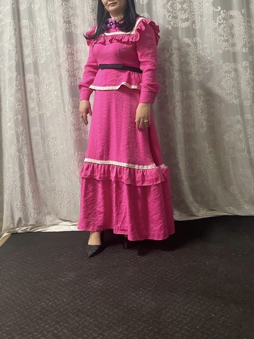 Платья от бренда