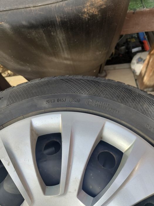 Jante tabla r17  cu capace originale Skoda cauciucuri continental