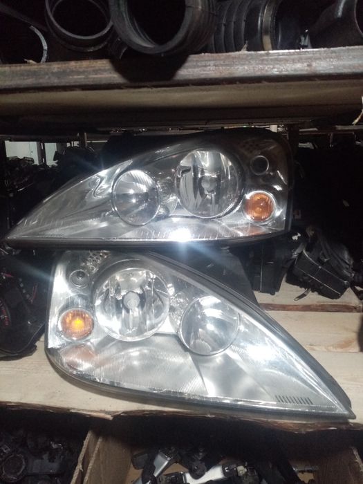Фары на Форд Галакси 2002 года