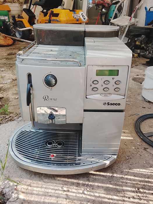 Expresor Saeco  nu mai scoate cafea macină presează dar nu scoate cafea
