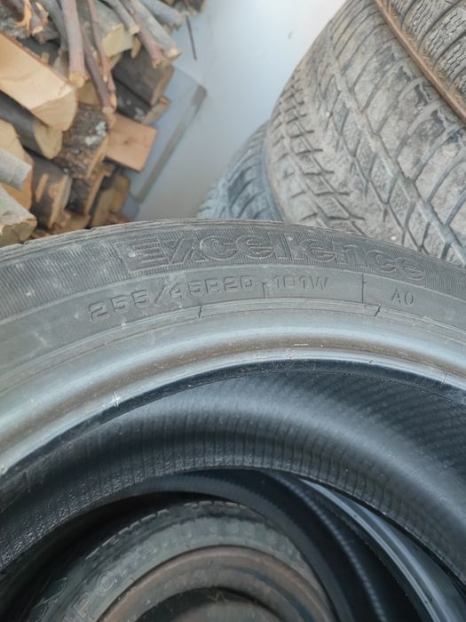 255/45/20 Goodyear единична