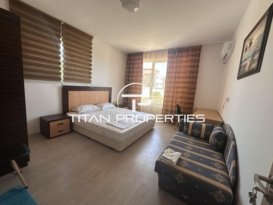 Триетажна Къща с АКТ 15 в гр. Свети Влас.