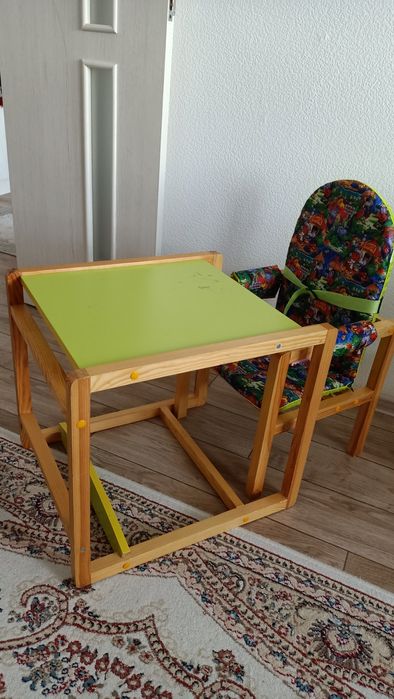 Продам детский столик, мотоцикл и коляску