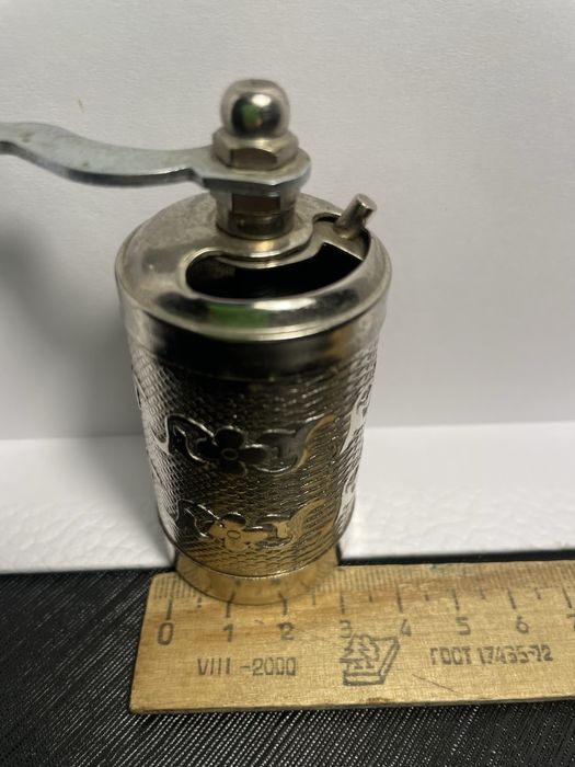 Продам декоративную мельницу. Метал.