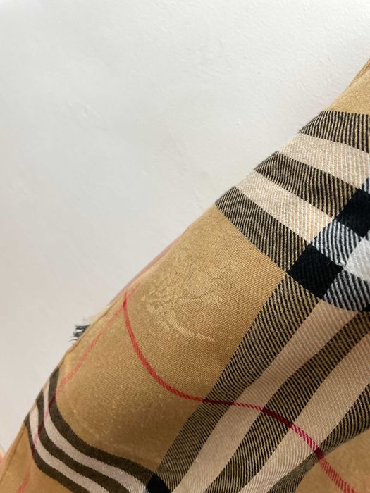 BURBERRY дамски кашмирен шал 100% КАШМИР