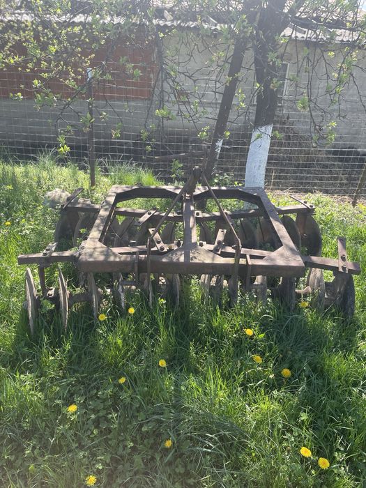 Disc tractor UTB 445