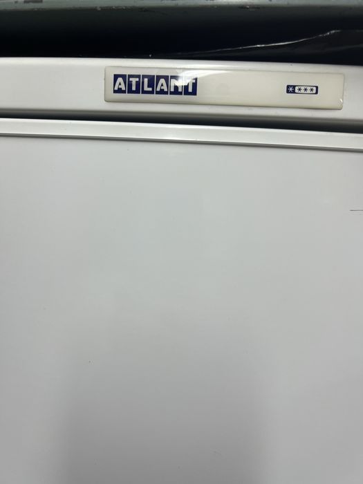 Продаем холодильники атлант и шиваки.