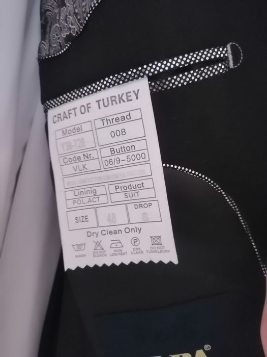 Отличный Костюм. 48 размер.