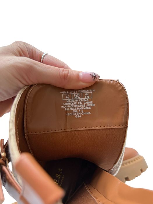 Чисто нови боти Guess