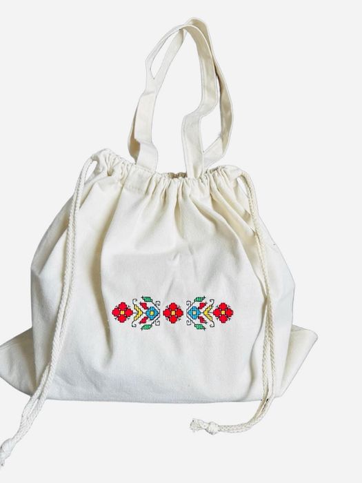 Чанта с бродирана шевица