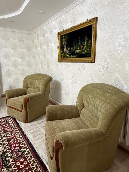 Продам Диван угловой + 2 кресла