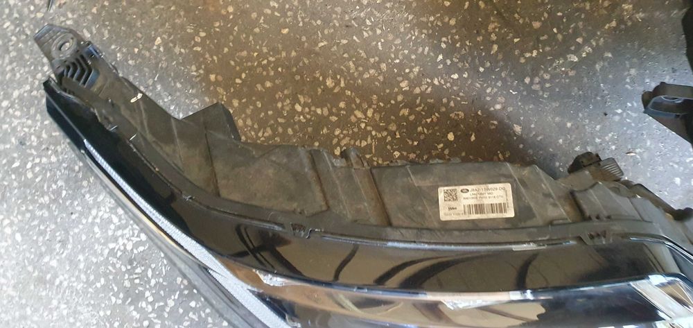 Far faruri Range Rover Velar cod J8A2-13W029-DG J8A2-13W030-DG