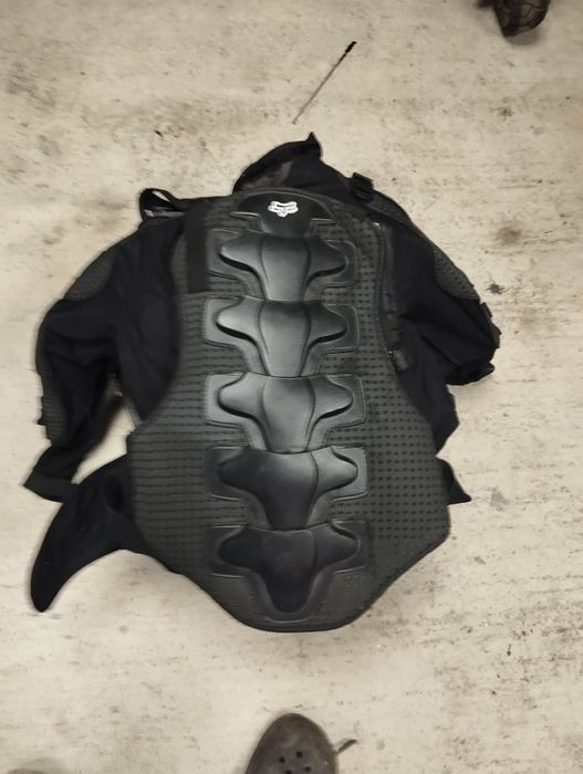 Каска Bellразмер м ризница fox наколенки aipnestat s/m