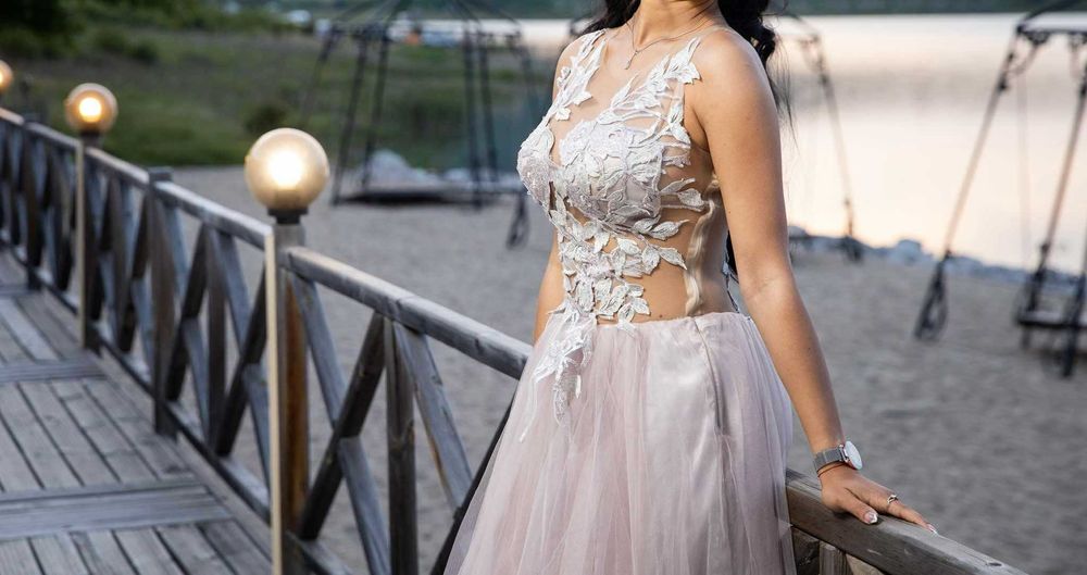 Абитуриентска рокля